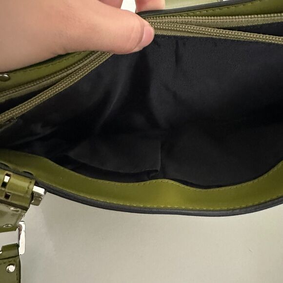 Guess Vintage Y2K Green Patent Leather Shoulder Bag G Logo Buckle Purse 2000s - Picture 9 of 15